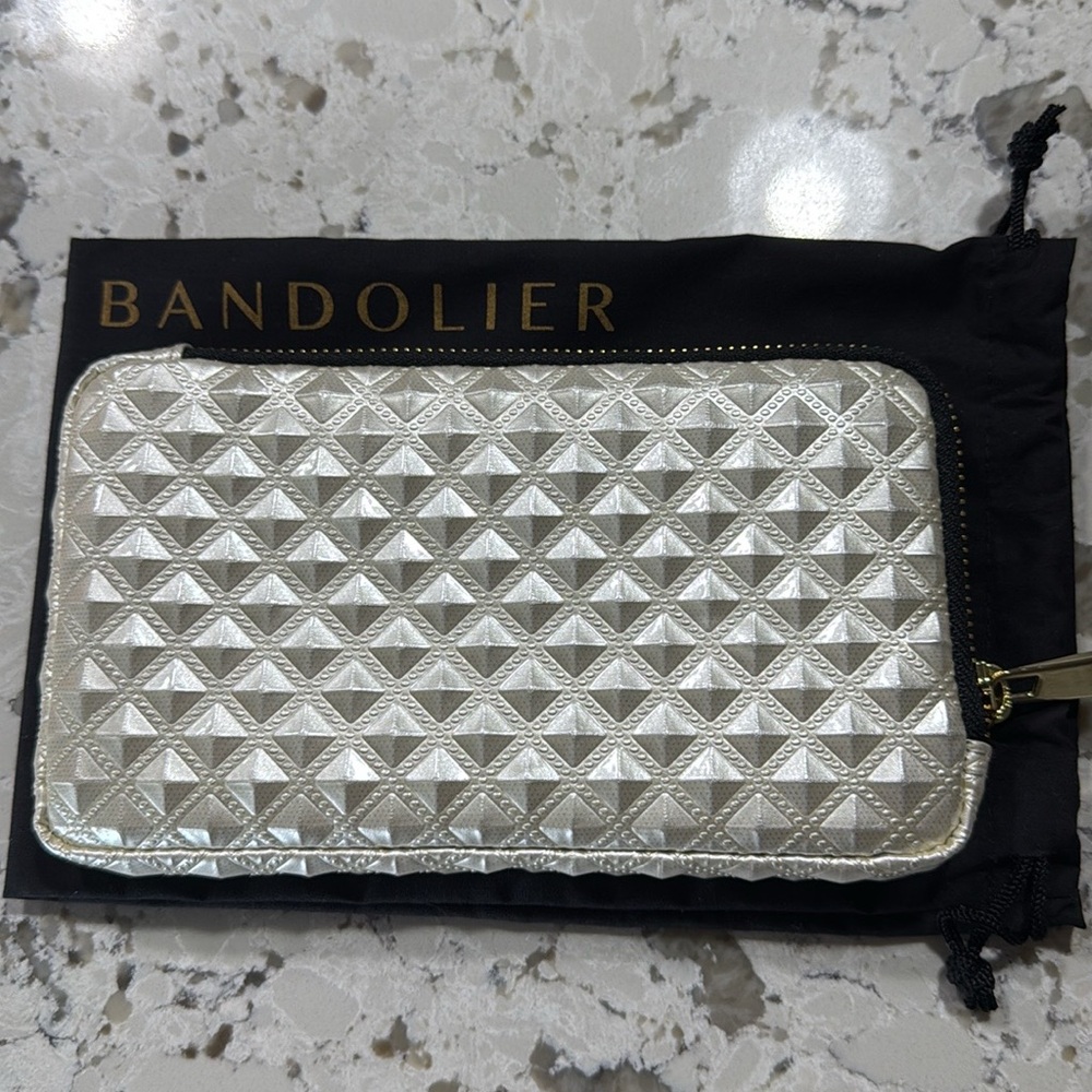 Bandolier Extended Pouch, in Creme/gold Sheila style